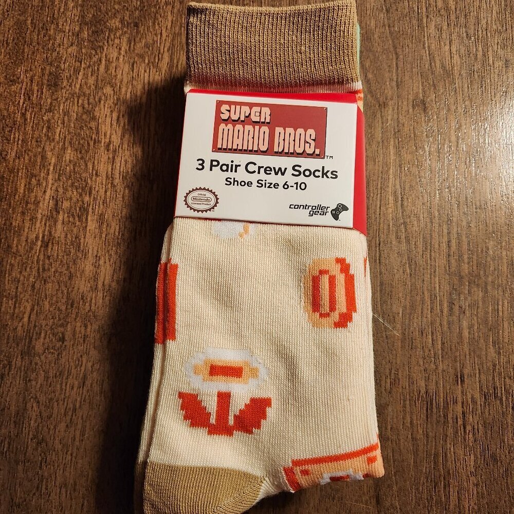 FUN Super Mario Bros. 3 Pair Crew Socks Shoe Size 6-10 BNIP